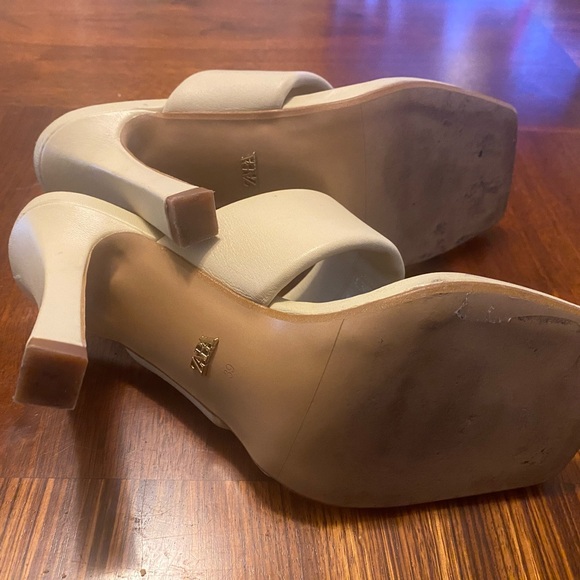 Zara Asymmetrical Sandles - Picture 6 of 7